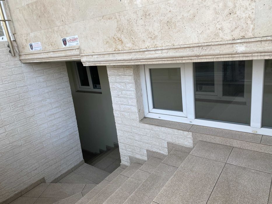 Фасадное цокольное помещение с ремонтом. ул Цветочная. 9 ст Б Фонтана