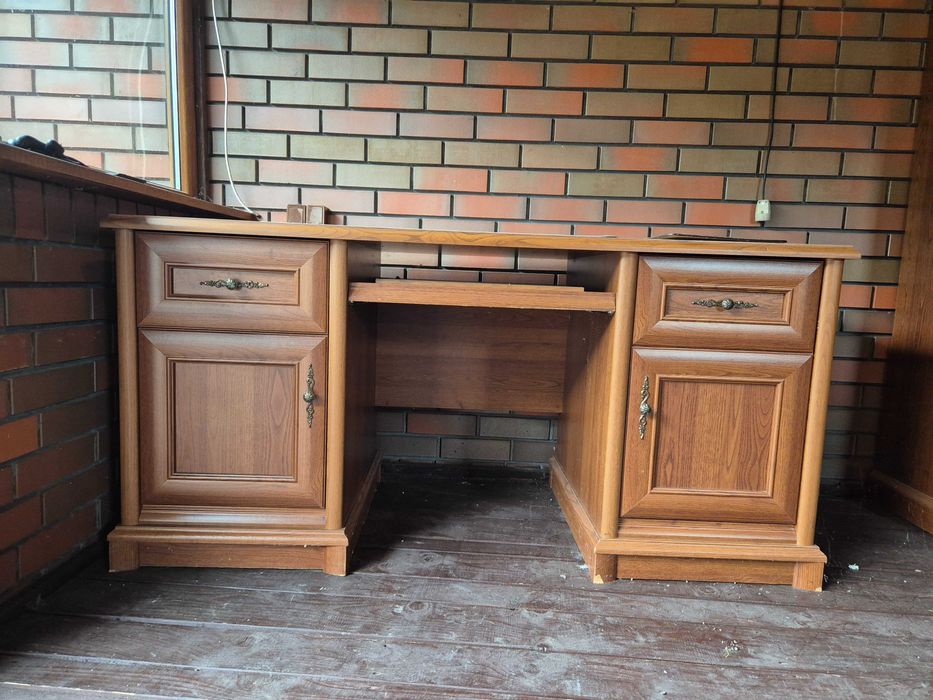 Witryna KENT black red white ciemne drewno