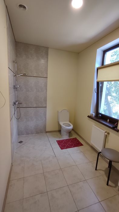 Продаж будинку в передмісті