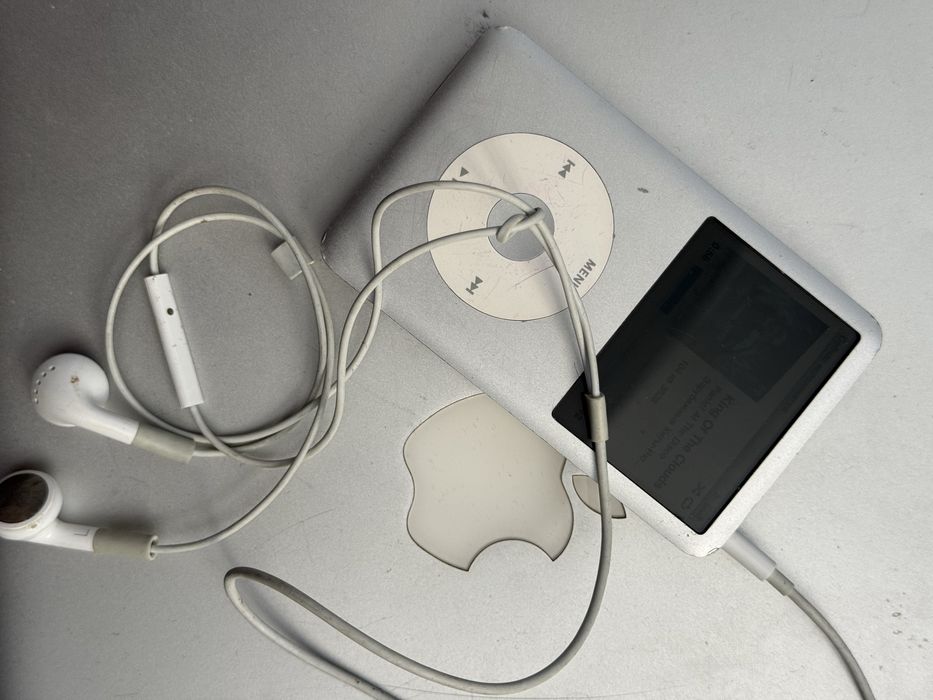 iPad本体 Apple iPod 160GB Apple iPod classic 7Gen 160GB Black (MC297) купить Киев 1317 фото