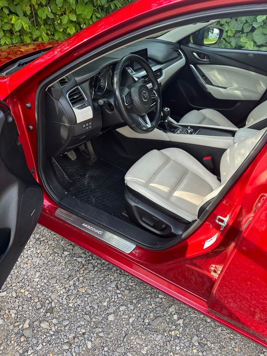 Sprzedam samochód MAZDA 6