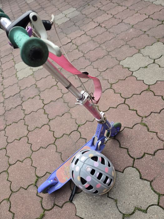 Kask rowerowy i hulajnoga zestaw