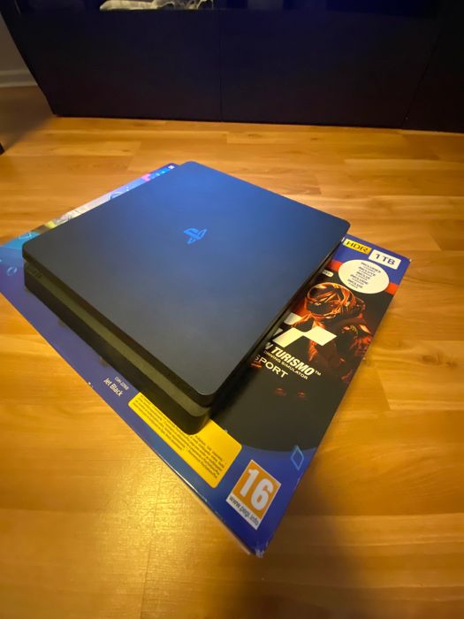 Vendo ps4 slim 1t