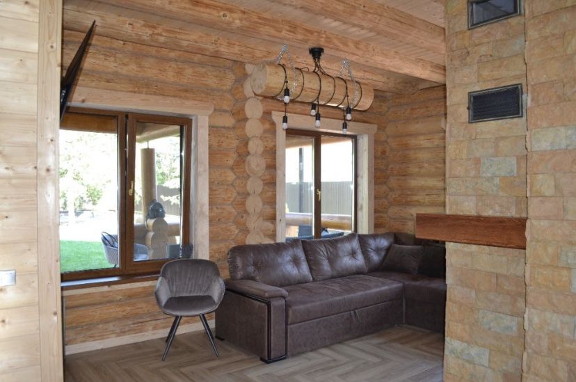 210/2 Сруб с бассейном баней и чаном