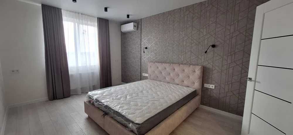 Новая 1 ком. квартира в ЖК Рогатинская Левада  (21098)