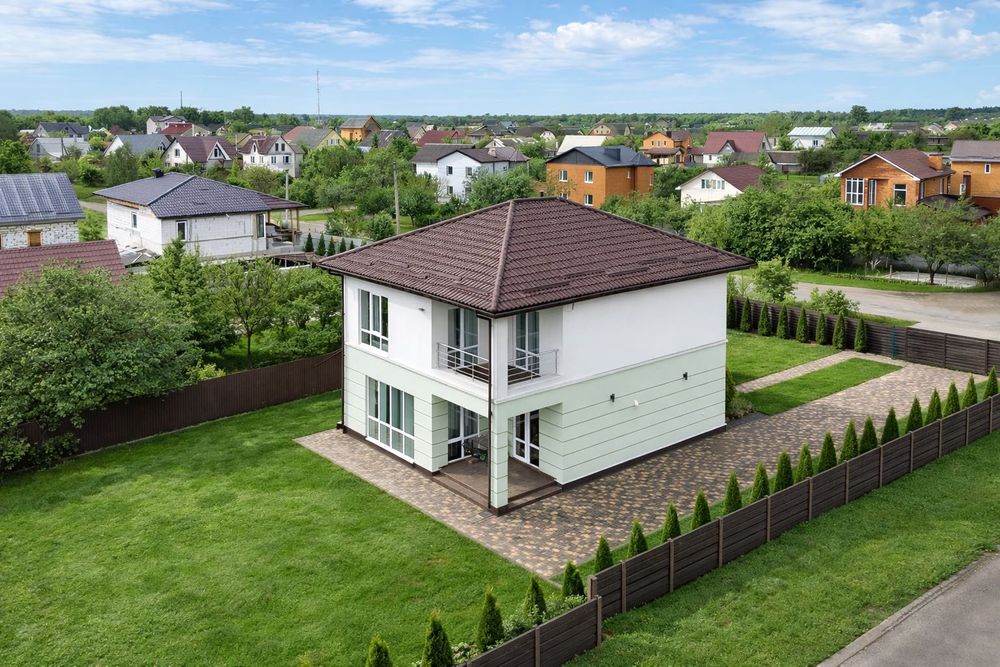 Продаж новий будинок котедж 160 кв.м. з ремонтом меблями, технікою  10 сот вул. Київська асфальт поряд школа зупинка транспорту Чернігів ст. Белоус