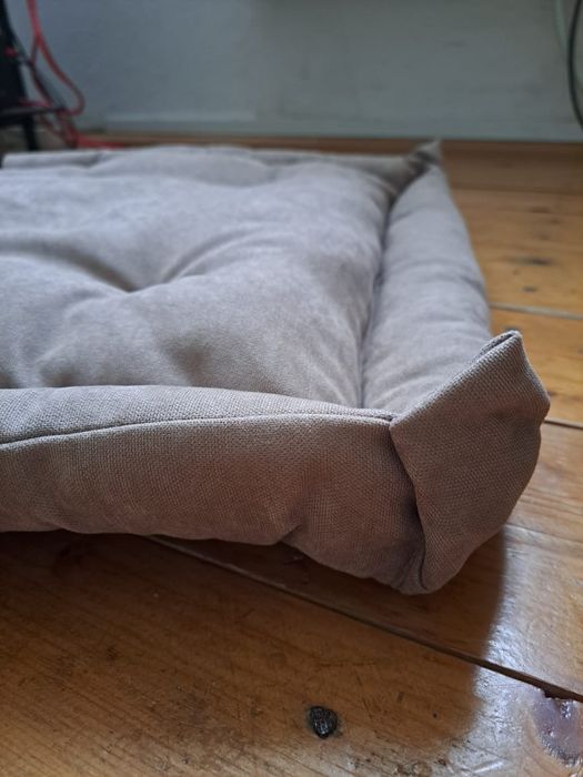 Лежачок для собак та котів
