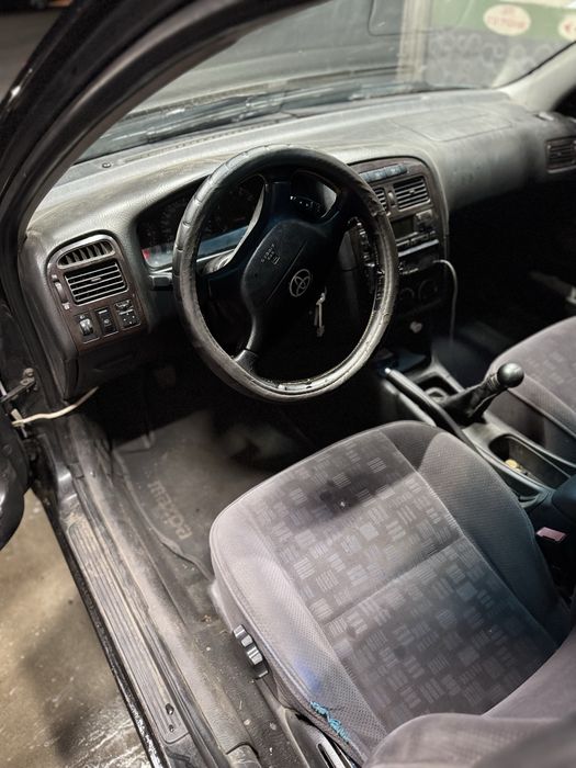 Продам авто тайота авенсіс 2001 р