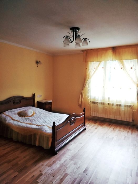 Здається будинок в Карпатах