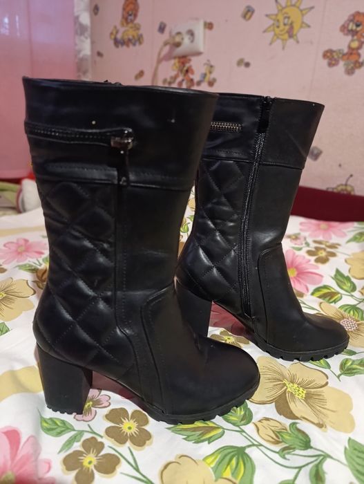 Чоботи зимові жіночі