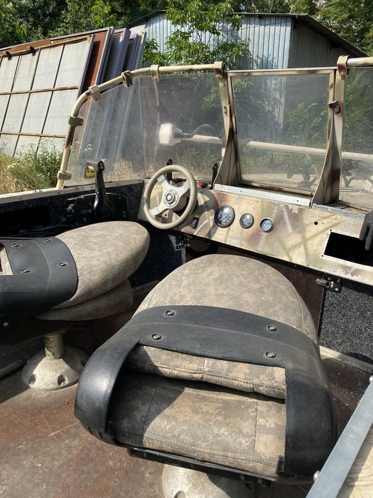Продам лодочный комплект Прогресс - 4 + Mercury 50 EFI + лафет