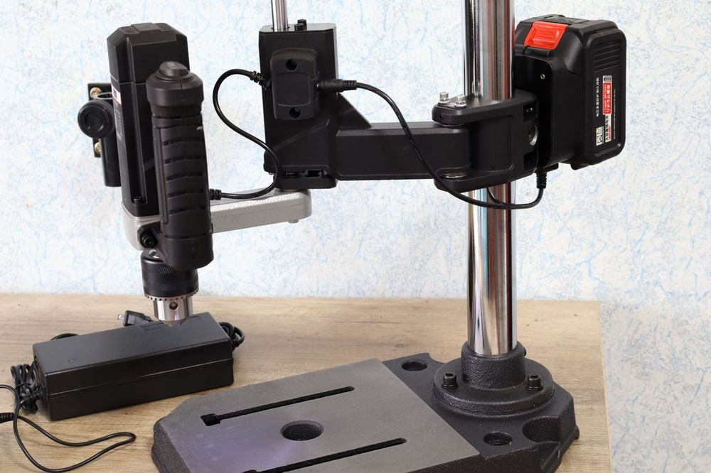 Резьбонарезной манипулятор