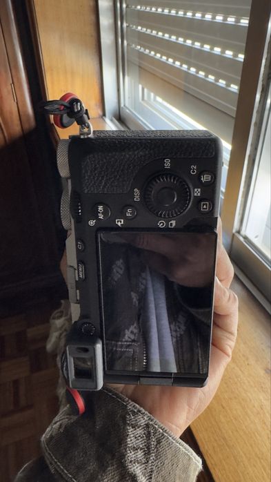 Sony A7C II Full Frame + 2 Baterias Originais