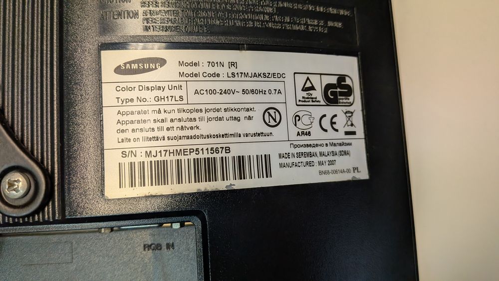 Monitores 4:3 a funcionar