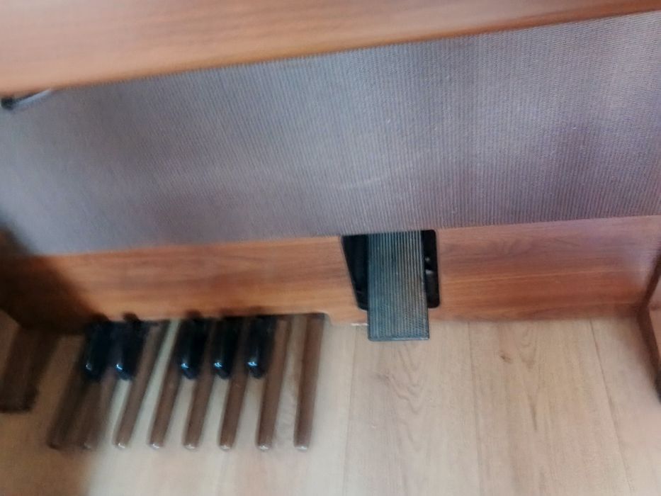 Електроорган Yamaha