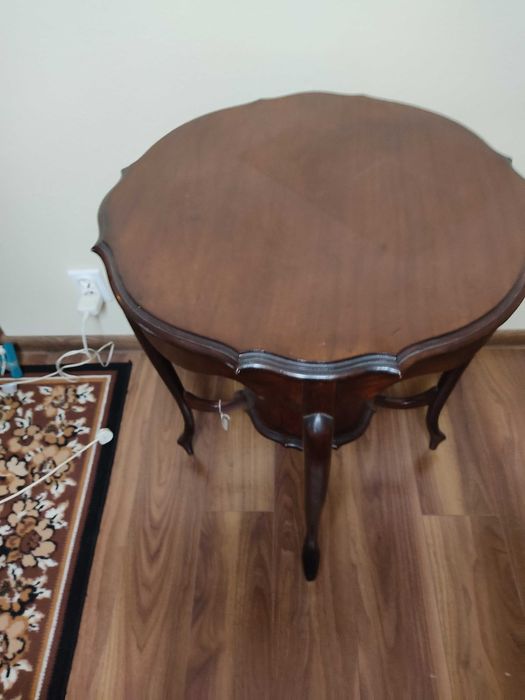 Stół machoniowy oktagonalny