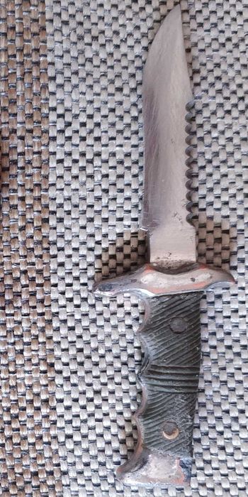 Duas facas de mato miniaturas para coleção