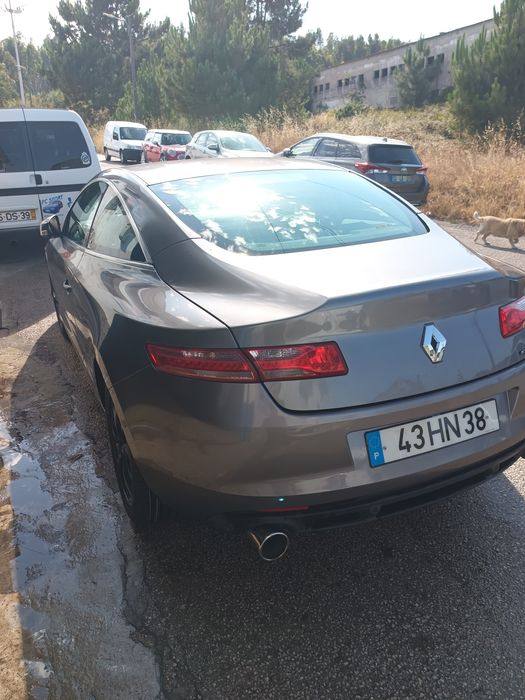 Renault Laguna Coupé – Elegância, conforto e exclusividade.
