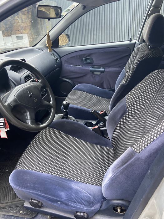 Mitsubishi Carisma para peças