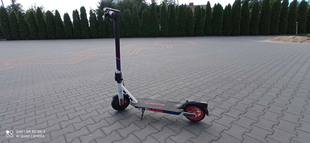 Hulajnoga elektryczna Aprilla eSRz