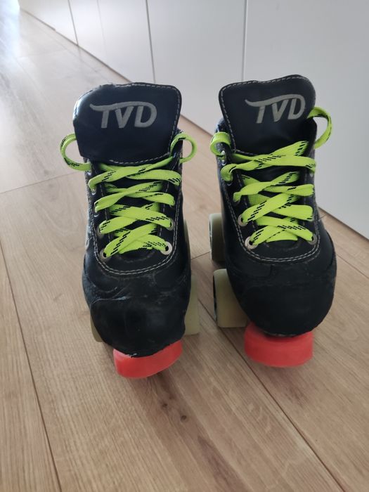 Patins de hóquei TVD