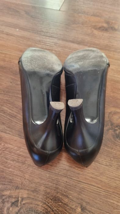 Buty na małym obcasie