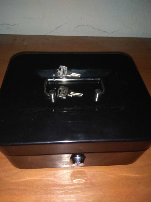 Kasetka na pieniądze / dokumenty