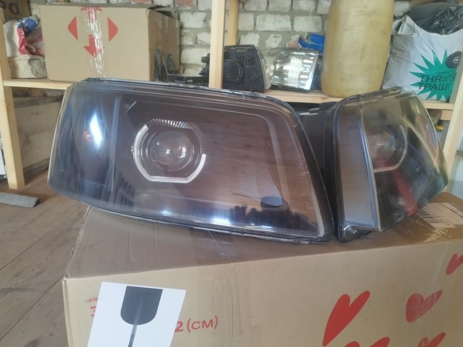 Лінзовані фари Т5 Multivan Caravelle VW T5