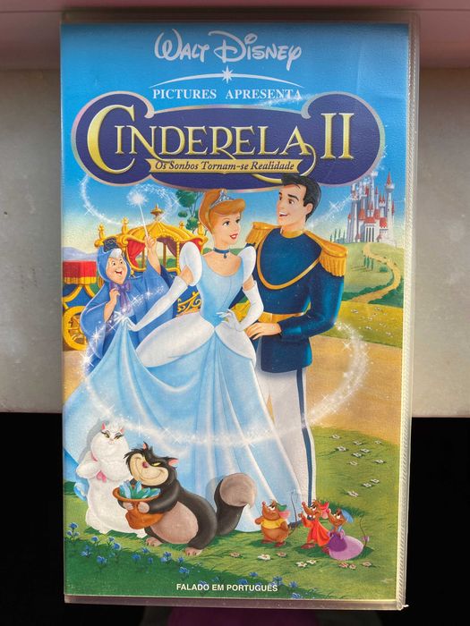 Cassetes VHS com filmes da Disney