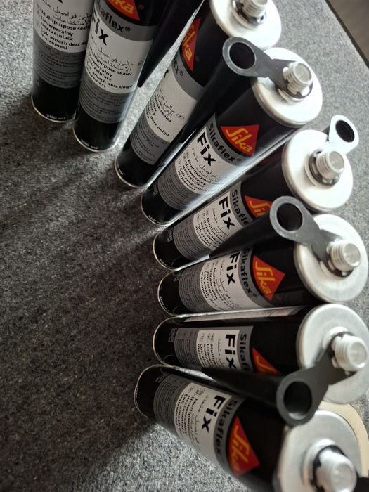 Sikaflex fix uszczelniacz do spoin stosoeany w motoryzacji