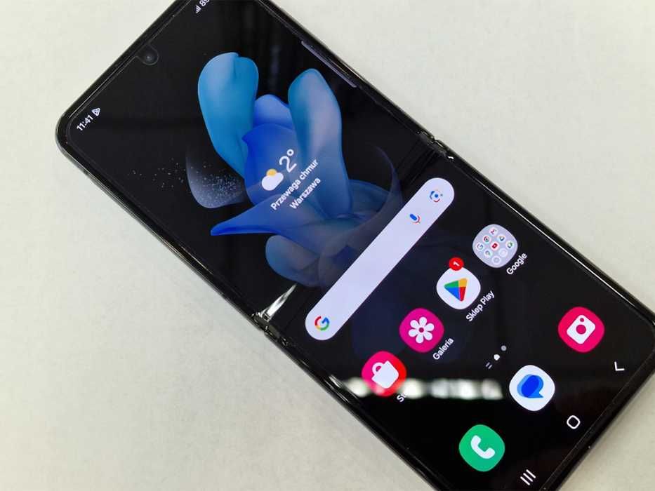 Samsung Galaxy Z Flip4 5G/ 8GB/ 128GB/ Graphite/ Grade A + ładowarka
