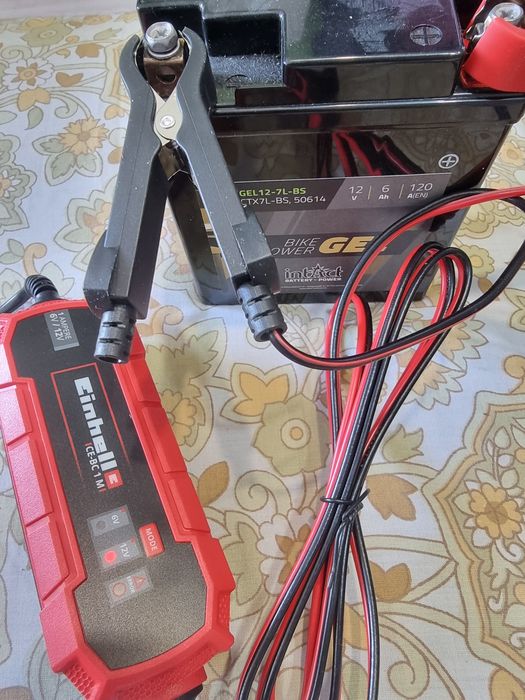 Inteligentny prostownik einhell CE-BC 1M