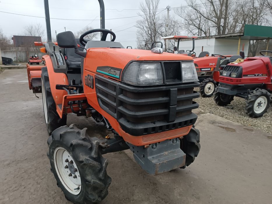 Японський мінітрактор.Трактор Кубота.