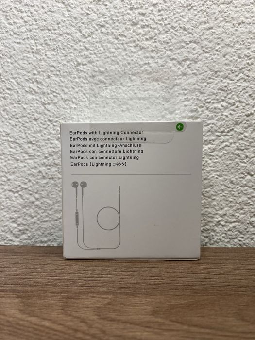Нові Apple Earpods Lightning connector A1748 провідні навушники
