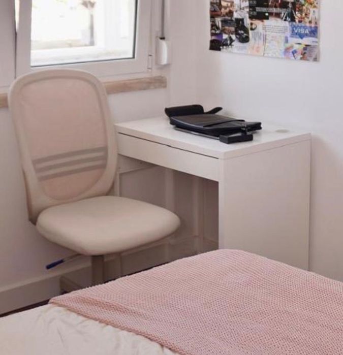 Secretária e Cadeira