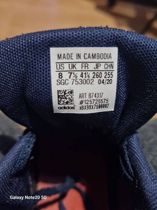 Vendo Ténis Adidas 10€  + Tenis Kipsta 6€