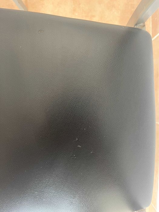 Mesa de jantar e 4 cadeiras