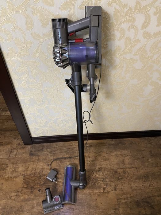 Пылесос аккумуляторный Dyson V6 Animal Extra