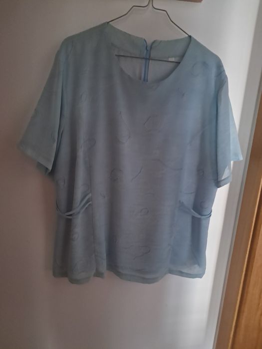 Vendo fato de senhora 3 pessas