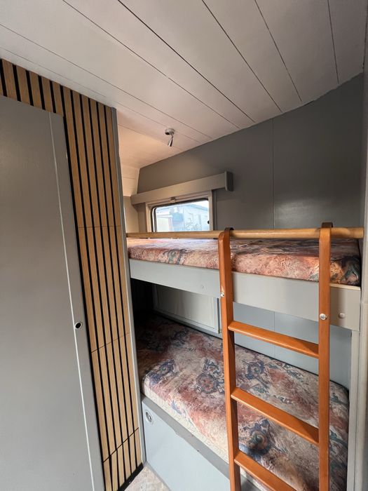 Autocaravana 6 lugares de livrete