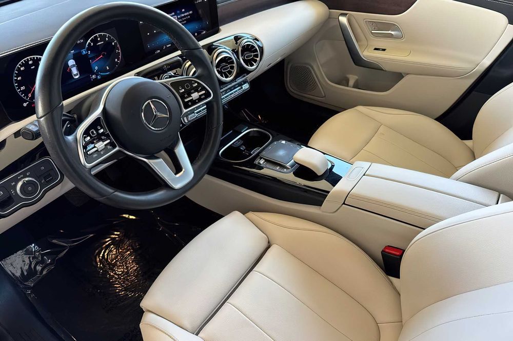 Mercedes-Benz CLA 250      2022