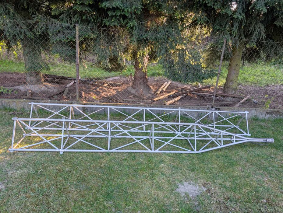 Maszty kratownicowe 8m (2elementy) i 20m (5elementów)