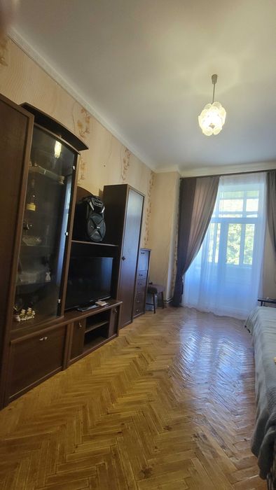 Продам 3-х кімнатну квартиру.