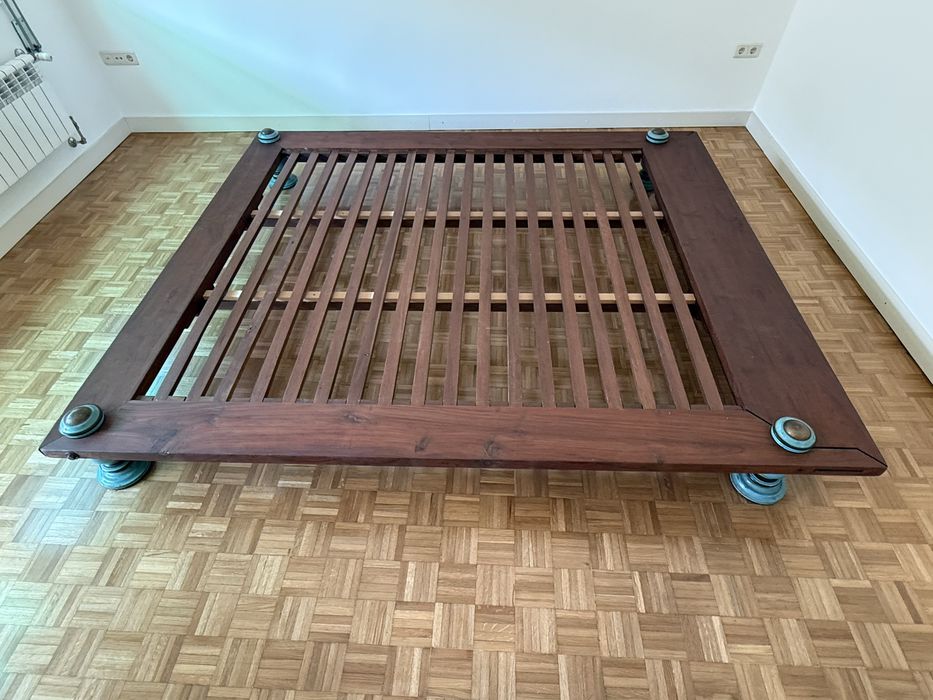 Cama de casal em madeira maciça estilo indiano – Excelente qualidade