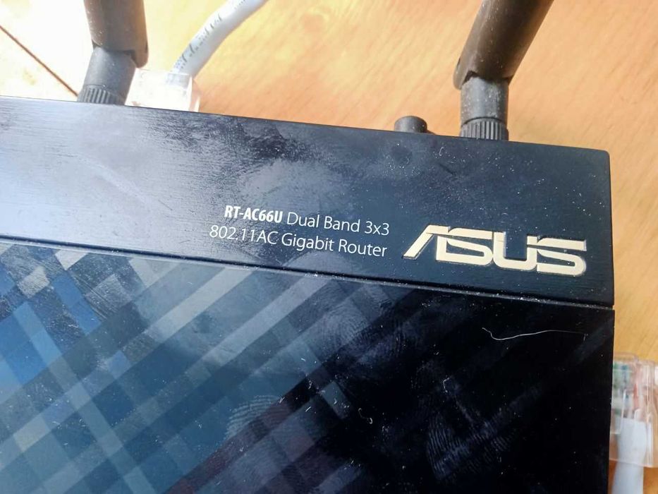 Роутор ASUS RT-AC 66U