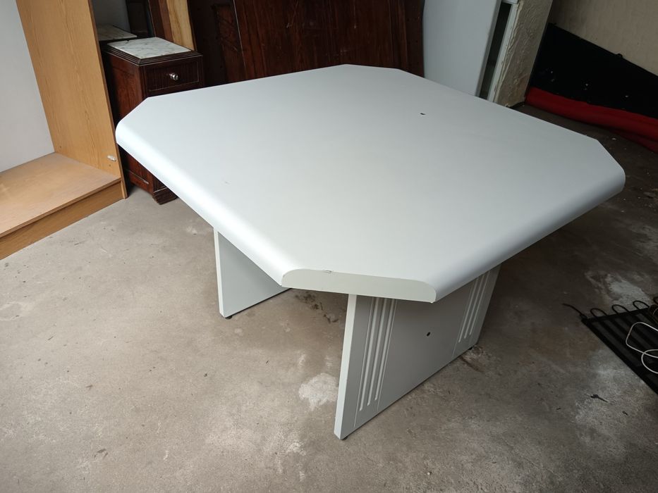 Vendo mesa de reuniões marca Levira