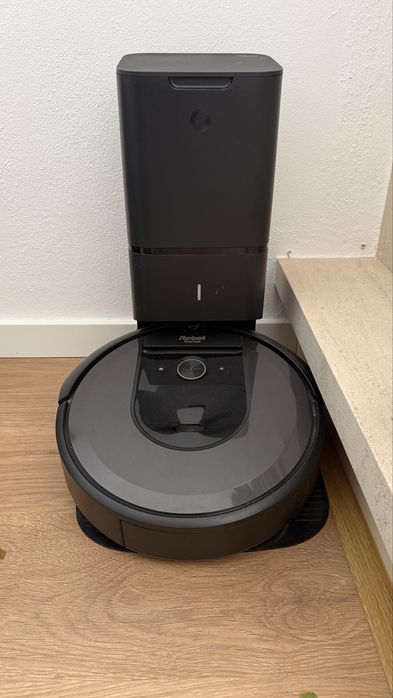 iRobot Roomba i7 + Clean Base | Base Auto-Esvaziamento + Filtros
