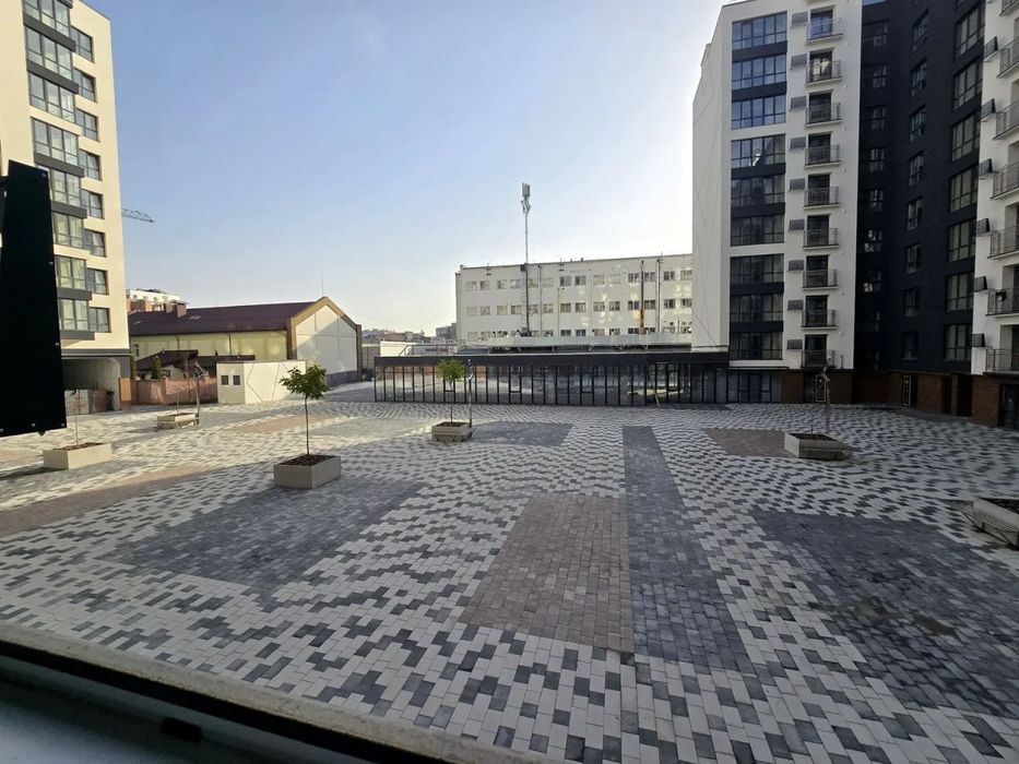 Продаж 1-кімнатної квартири в центрі коло Озера.