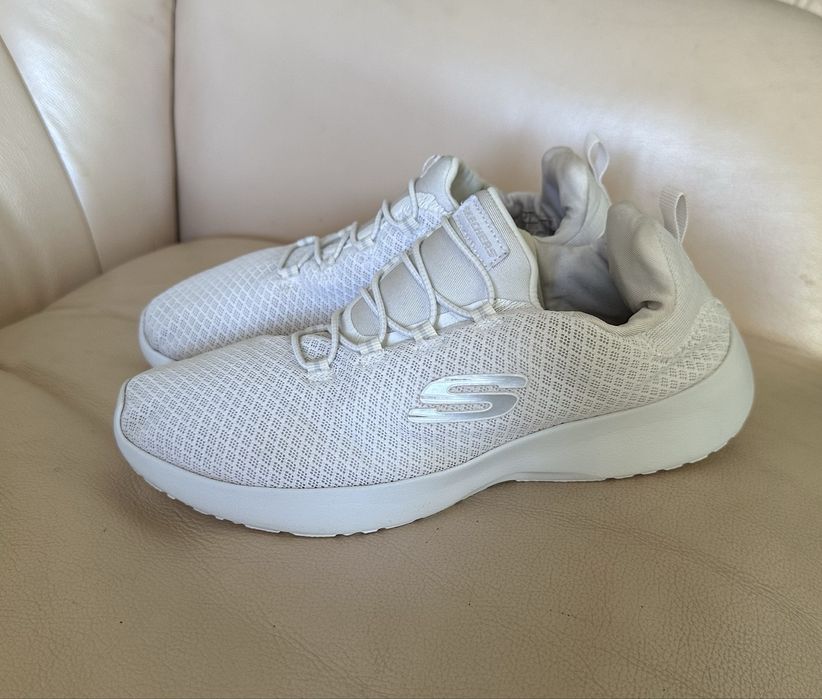 Легкие кроссовки SKECHERS Dynamight.