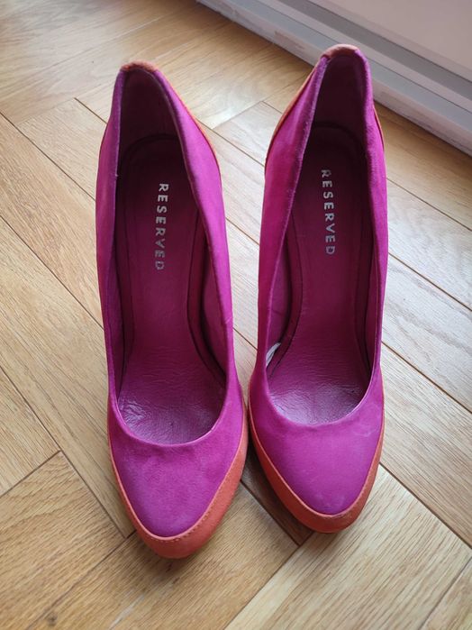 Zamszowe czółenka Reserved, rozm 36